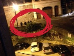 Foto mostra o momento da abordagem