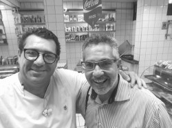 Pedro Guilherme à direita e este colunista