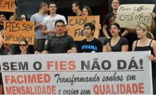 Governo modifica o FIES e exclui a classe média