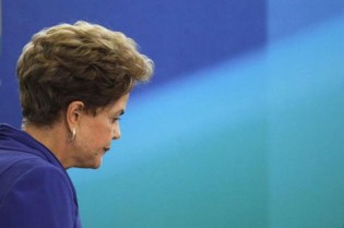 Dilma: Balança mas não cai (ainda)?