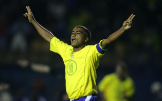 Romário escolhe os cinco maiores craques da história do futebol