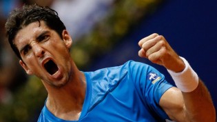 Bellucci aplica ‘pneu’ em Djokovic, mas acaba levando virada