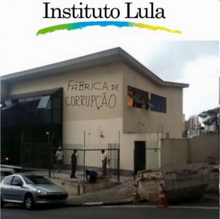 Receita Federal põe ponto final em isenção fiscal do Instituto Lula e impõe multa milionária