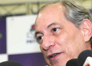 Ciro, o ‘panaca de plantão’, consegue atrair a ira da galera LGBT