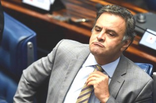 Determinação do STF é ignorada pelo Senado e Aécio continua em pleno exercício do mandato