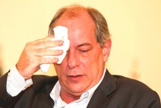 Oportunista e na tentativa de ocupar espaço da esquerda, Ciro agora detona Lula