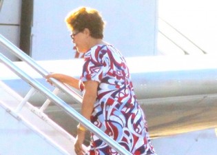 Absurdo que cofres públicos continuem a bancar as viagens internacionais de Dilma