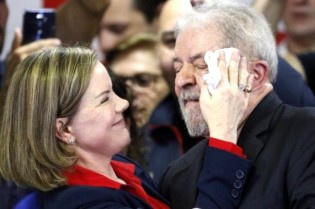 Gleisi, que nunca usou o nome do marido, agora vai usar o nome de Lula