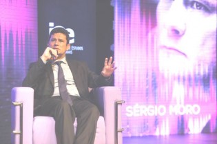 Moro no Fórum da Liberdade em POA é aplaudido de pé (Veja o Vídeo)