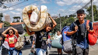 Frio esvazia acampamento petista em Curitiba (Veja o Vídeo)