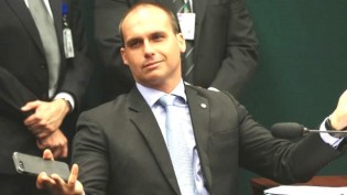 Eduardo Bolsonaro apresenta defesa contra Patrícia Lellis (Veja o Vídeo)