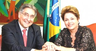 Por questão de sobrevivência, Pimentel trai Dilma (Veja o Vídeo)
