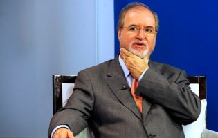 Na degola de tucanos, o temor de amigos é que Azeredo seja acometido pela depressão