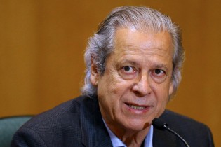 Solto, Dirceu prossegue escalada criminosa, ataca a PF e avisa que está de férias
