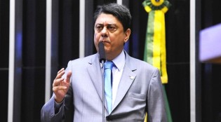 Deputado petista, ex-presidente da OAB, disse “tem que fechar o STF” e ninguém reagiu (Veja o Vídeo)