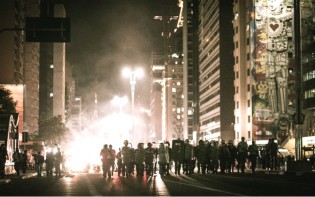 Esse caos tem responsáveis: Nós vimos o Brasil ir assumindo essa face sinistra