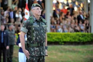 Próximo comandante do Exército Brasileiro, General Pujol é conhecido como um homem de poucas, mas firmes palavras