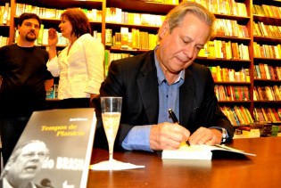 Jornalista renomado atribui valor a livro de José Dirceu: “vale tanto quanto o seu autor”