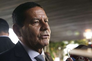 Mourão define militar preso como "mula qualificada" e defende aplicação de penas pesadas