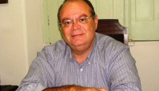 Empresário comete suicídio na frente de governador e ministro