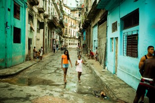 Brasileiro consegue filmar as ruas de Havana e mostra o degradante atraso de Cuba (veja o vídeo)