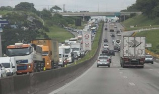 CUT convoca greve de caminhoneiros e tem adesão “zero”