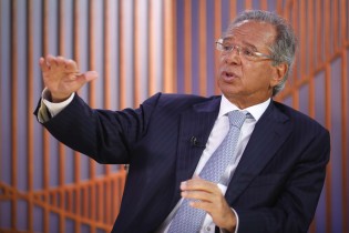 Britânicos querem "urgente" acordo de livre comércio com o Brasil, afirma Paulo Guedes