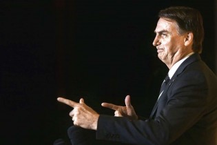 Em novo embate com a “Globo”, Bolsonaro desmonta jornalista (veja o vídeo)