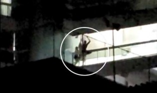 Bandido invade apartamento, luta com morador e morre com facadas (veja o vídeo)