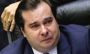 A luta de Rodrigo Maia contra os seus fantasmas