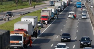 Em busca do caos, Doria prorroga quarentena e caminhoneiros iniciam paralisação (veja o vídeo)