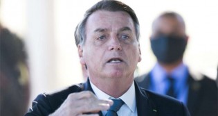 Bolsonaro 'desmente' extrema imprensa sobre o uso do cartão corporativo (veja o vídeo)