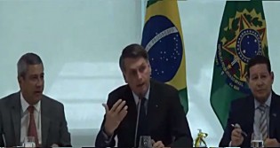 Exibição do vídeo fortalece Bolsonaro e o tiro sai pela culatra