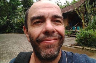 Homem que desejava insistentemente a morte de Bolsonaro nas redes sociais, sofre AVC e morre