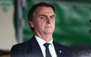 De maneira breve, mas desmoralizante, Bolsonaro responde a Rede Globo