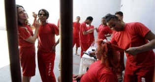 CNJ decide que travestis presos poderão ir para cadeias femininas ou masculinas