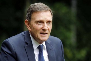 STJ solta Crivella, mas impõe uso de tornozeleira e outras restrições