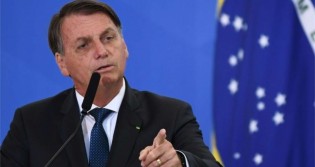 Certeiro, Bolsonaro afirma: "Globo não é lixo, porque lixo pode ser reciclado” (veja o vídeo)