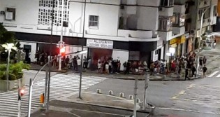 "Casa de saliência" no Rio tem fila de interessados, enquanto quiosques na praia correm risco de sanções