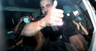 Depois de quase um mês preso, Daniel Silveira ganha prisão domiciliar