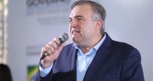 Secretário quer "baladeiros" no fim da fila nas UTIs