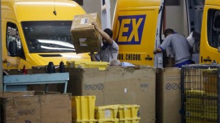 Lira coloca privatização dos Correios como pauta urgente na Câmara