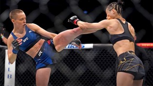 UFC: Rose Namajunas vence Zhang Weili e impõe derrota à chinesa e “a tudo o que ela representa” (veja o vídeo)