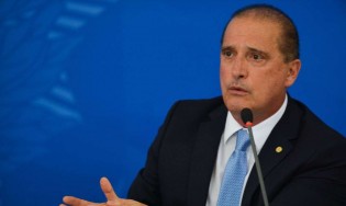 Onyx Lorenzoni escancara o plano tirânico do PT: “O PT foi financiado por uma tríade … lixo, bicho e ônibus” (veja o vídeo)