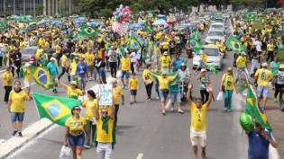 O exemplo que vem de Foz do Iguaçu: Manifestação popular e solidariedade (veja o vídeo)