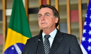 Bolsonaro rompe o silêncio sobre o atentado em SC