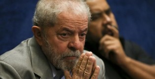 "Não se enfrenta bandidos com pétalas de rosas", a frase de Lula em 2007, sobre ação policial no Complexo do Alemão