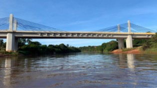 Bolsonaro entrega ponte que liga Piauí ao Maranhão em menos de um minuto