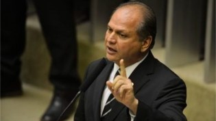 CPI da Covid, daqui para frente, "vai apenas aumentar a sua própria contradição", garante líder do governo