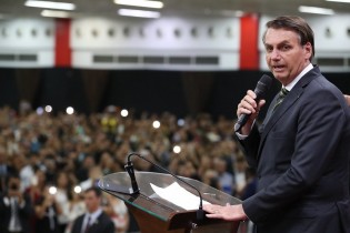 Bolsonaro garante que próximo ministro do STF será cristão: "Indicarei um irmão nosso, evangélico" (veja o vídeo)